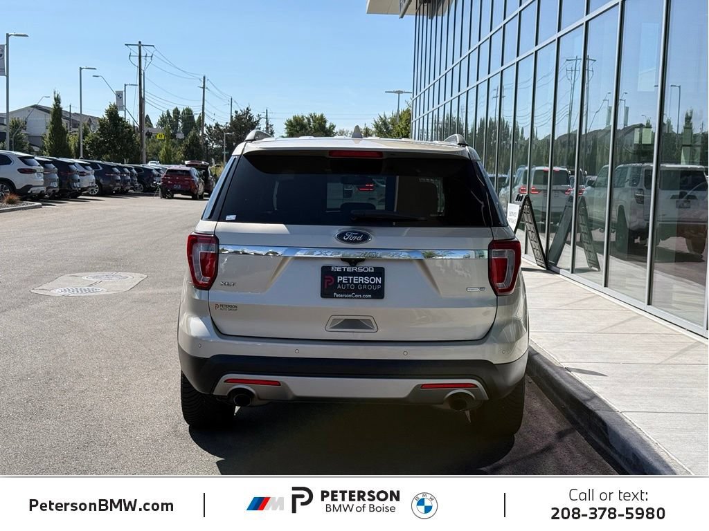 Used 2017 Ford Explorer XLT w/ Equipment Group 202A AWD/4WD image 4