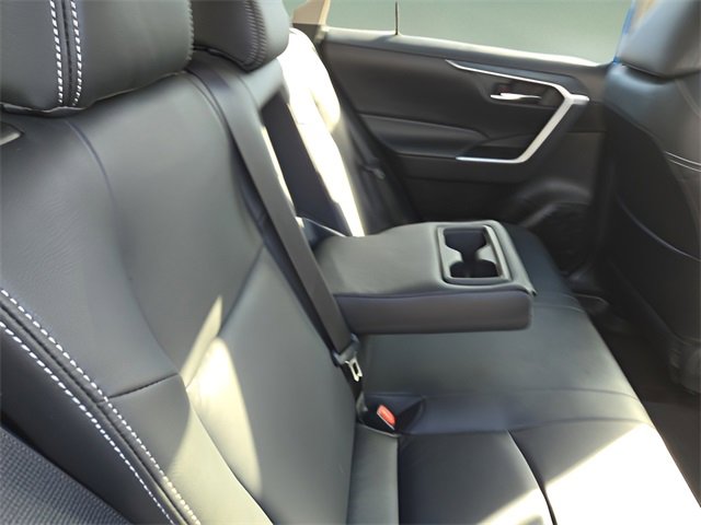 Used 2020 Toyota RAV4 XLE image 30