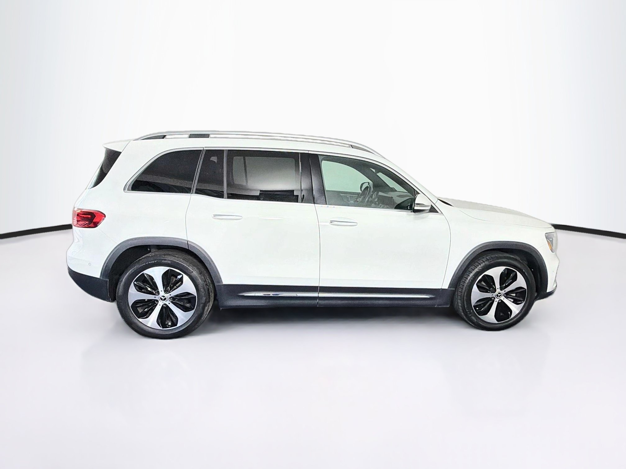 Used 2025 Mercedes-Benz GLB 250 image 10
