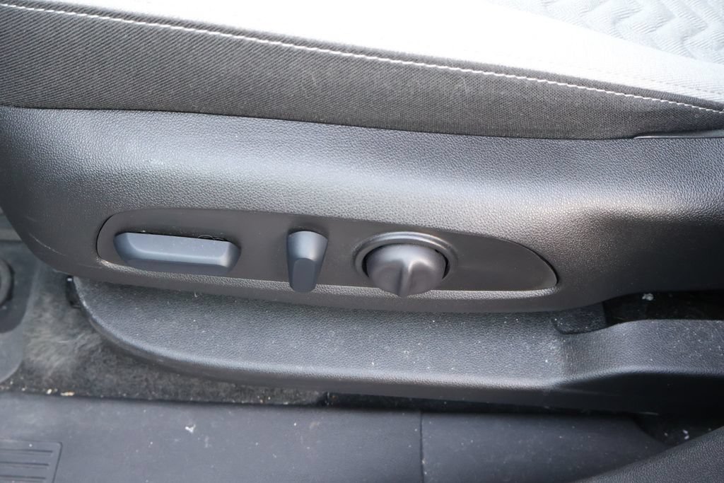 Used 2024 Chevrolet Equinox LS w/ LS Convenience Package FWD image 12