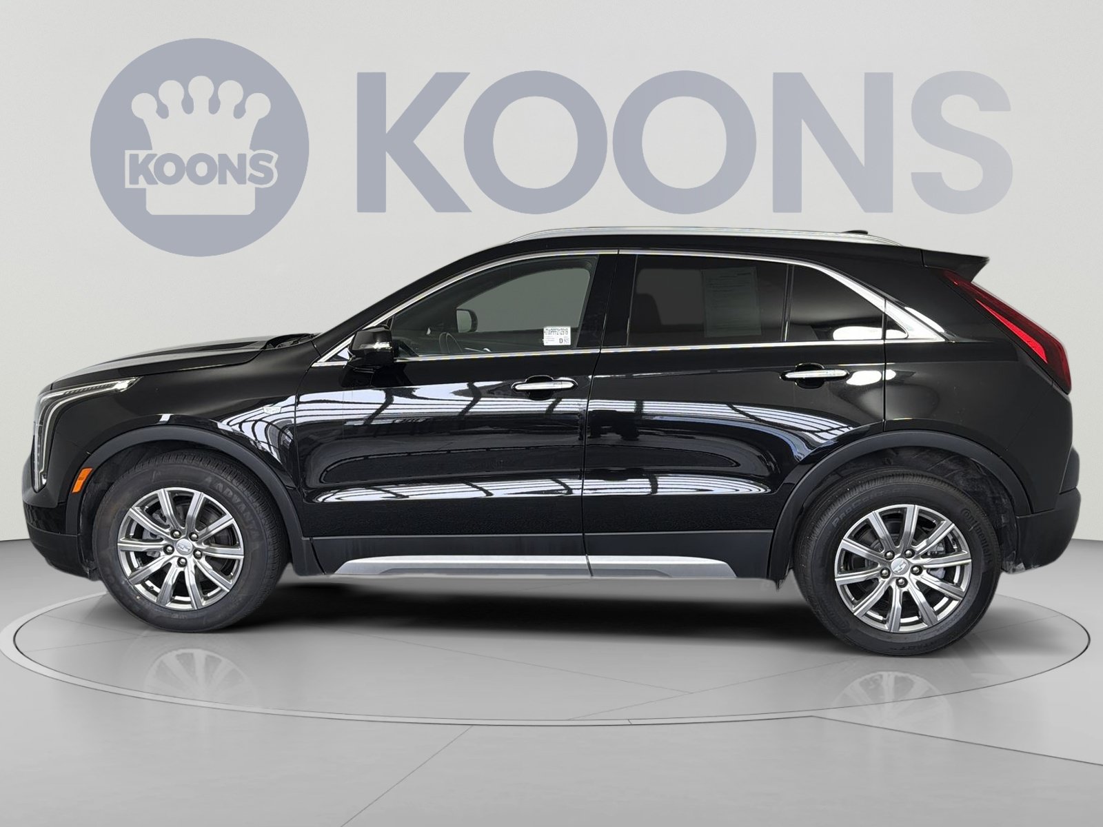Used 2023 Cadillac XT4 Premium Luxury w/ Technology Package AWD/4WD image 2
