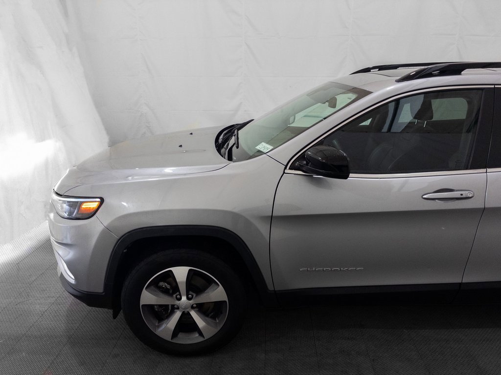 Used 2022 Jeep Cherokee Limited image 3