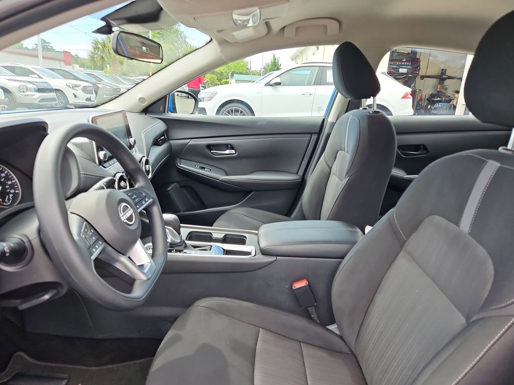 Used 2025 Nissan Sentra SV FWD image 21