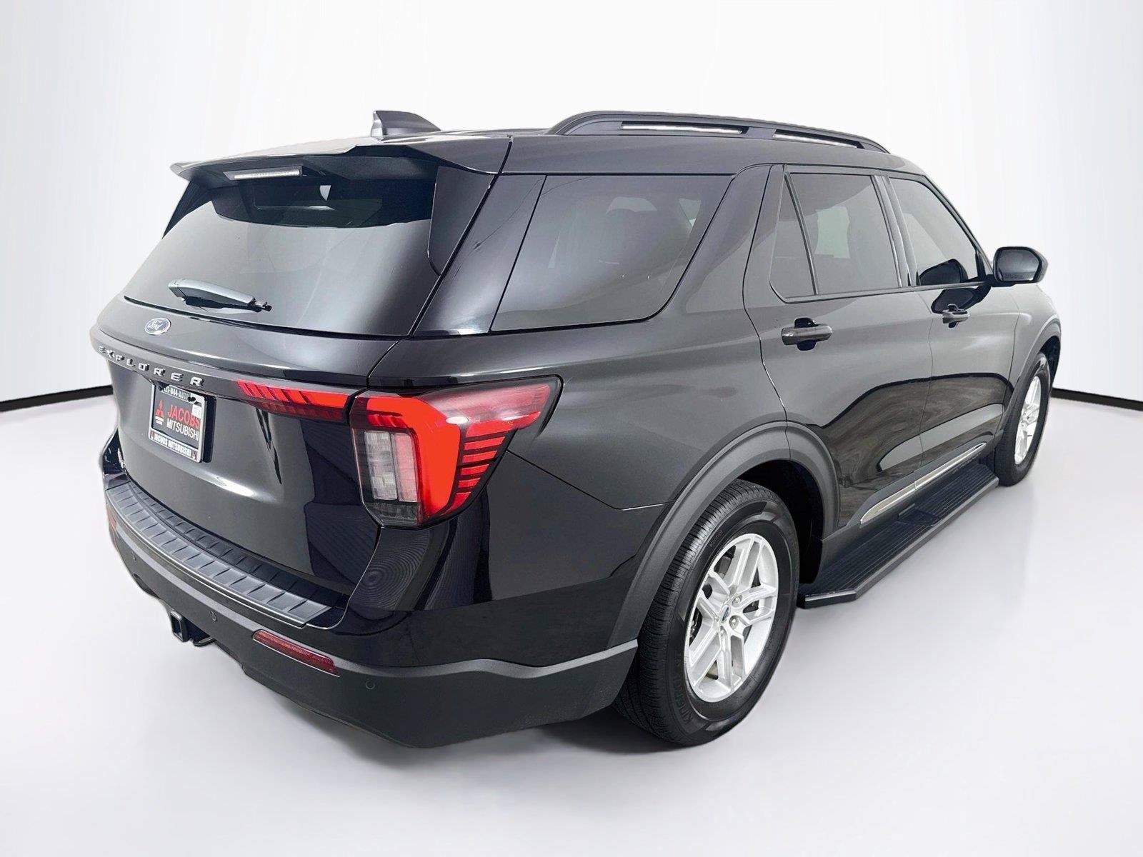Used 2025 Ford Explorer Active RWD image 5