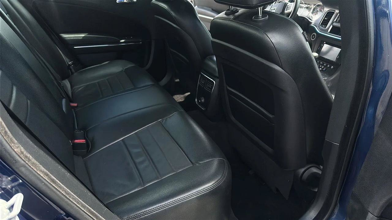 Used 2014 Dodge Charger SE RWD image 28