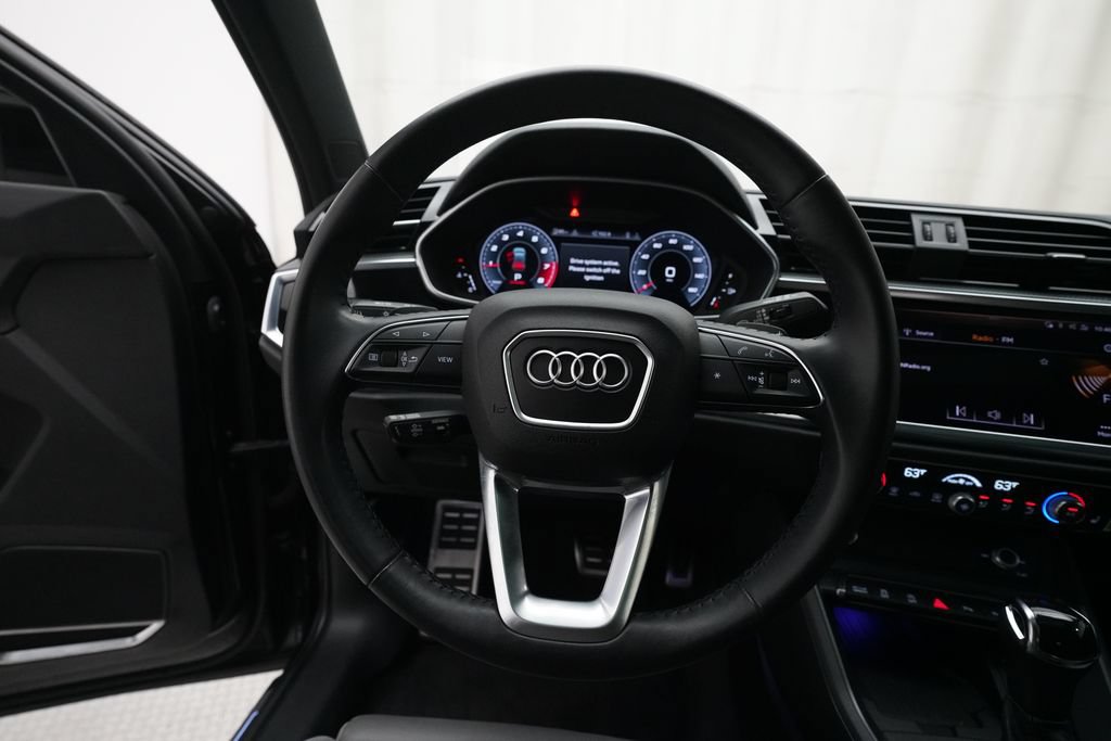 Used 2019 Audi Q3 2.0T Prestige w/ Prestige Package AWD/4WD image 4