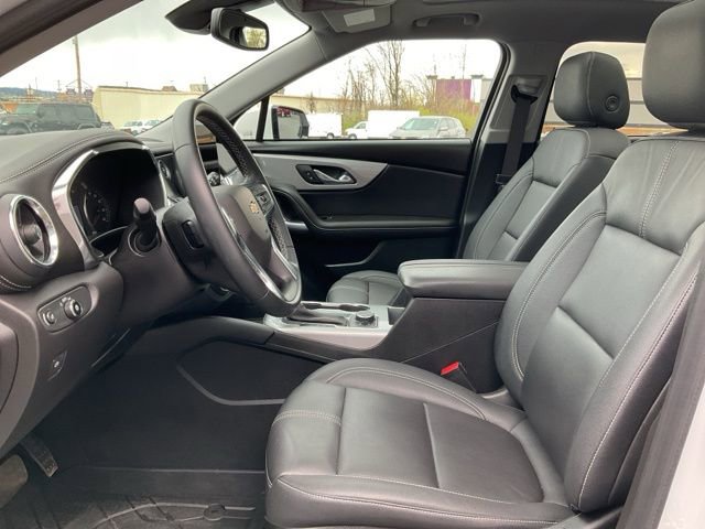 Certified 2023 Chevrolet Blazer LT w/ LPO, Black Grille Bar Package AWD/4WD image 2