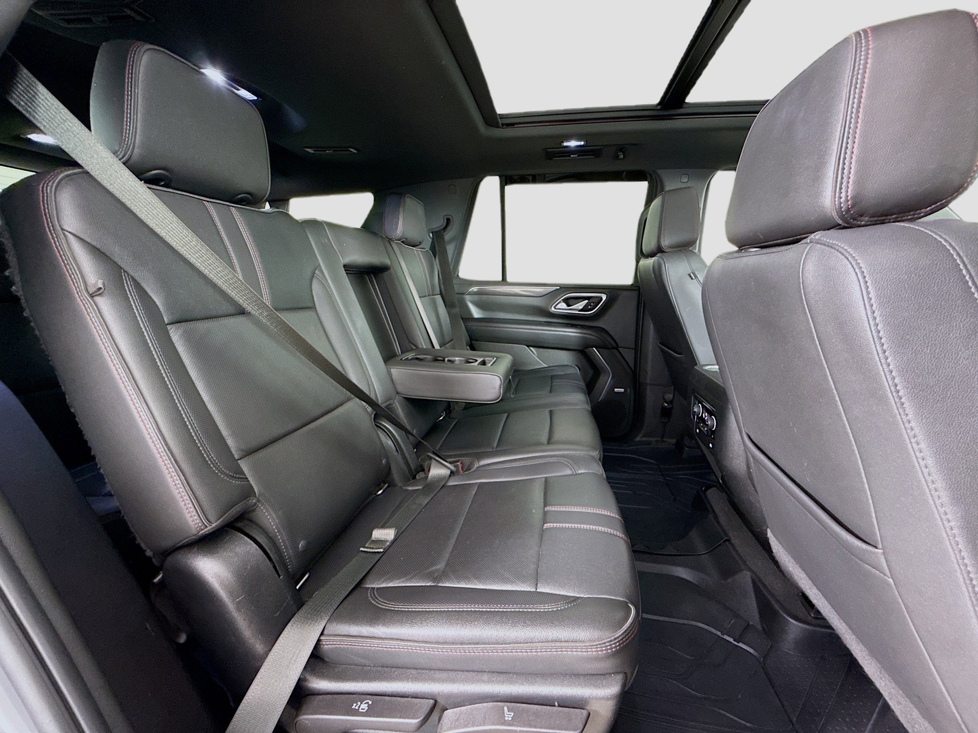 Used 2022 Chevrolet Tahoe RST w/ Luxury Package AWD/4WD image 30