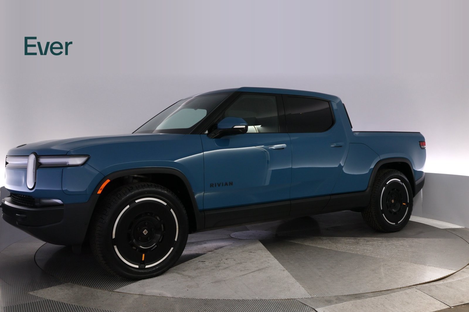Used 2025 Rivian R1T Adventure Dual AWD/4WD image 18