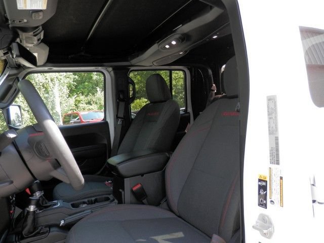 Used 2024 Jeep Gladiator Rubicon w/ Technology Group AWD/4WD image 18
