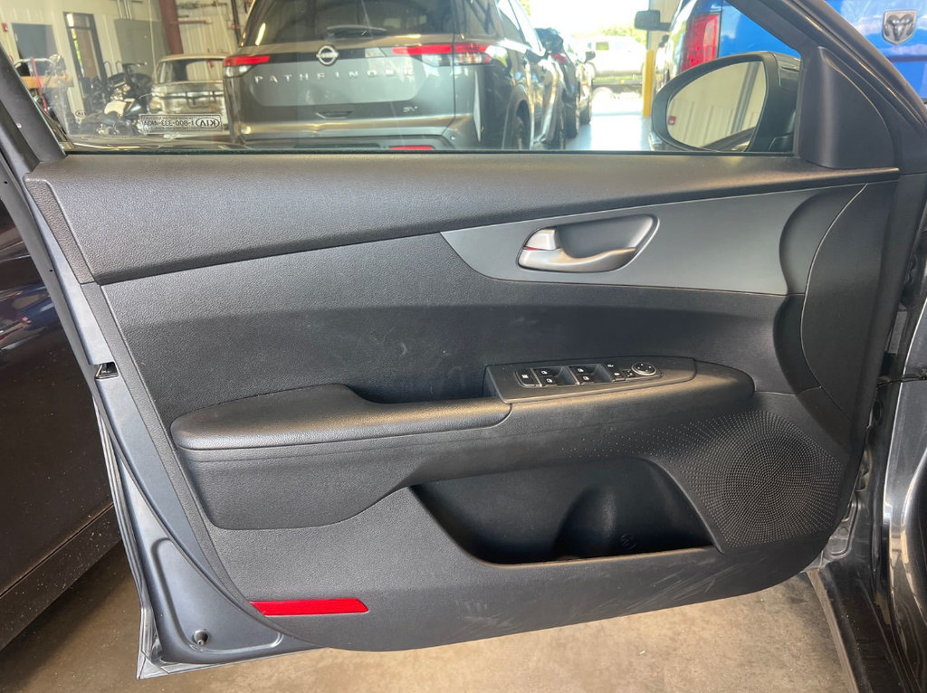 Used 2020 Kia Forte LXS FWD image 12
