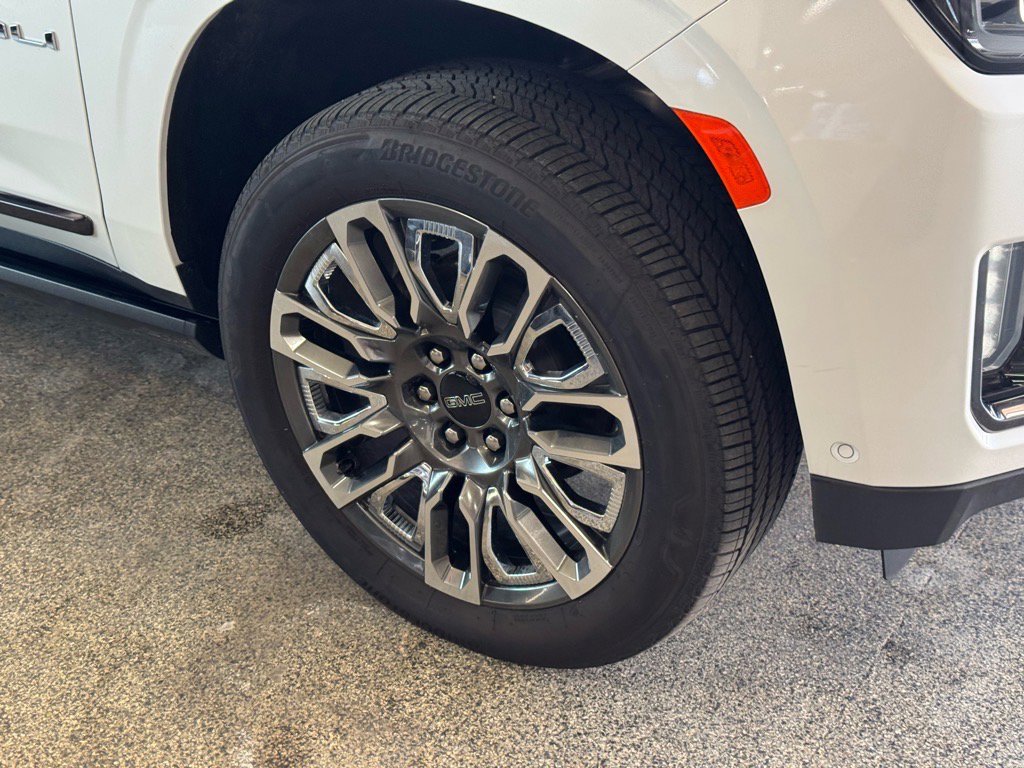 Used 2024 GMC Yukon XL Denali Ultimate image 4