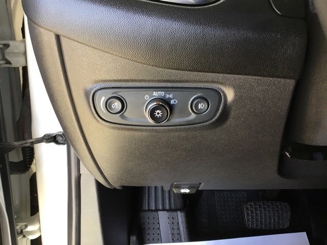 Used 2021 Chevrolet Equinox LT image 35