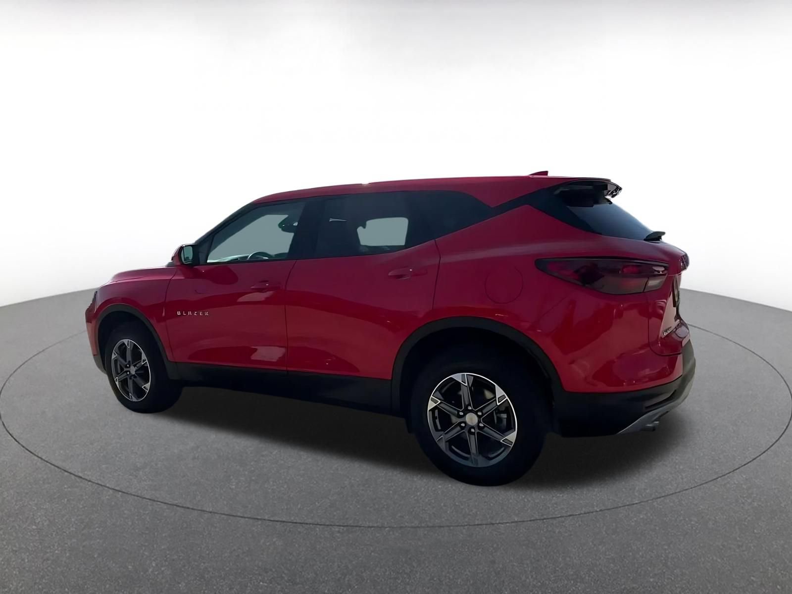 Used 2026 Chevrolet Blazer LT FWD image 8