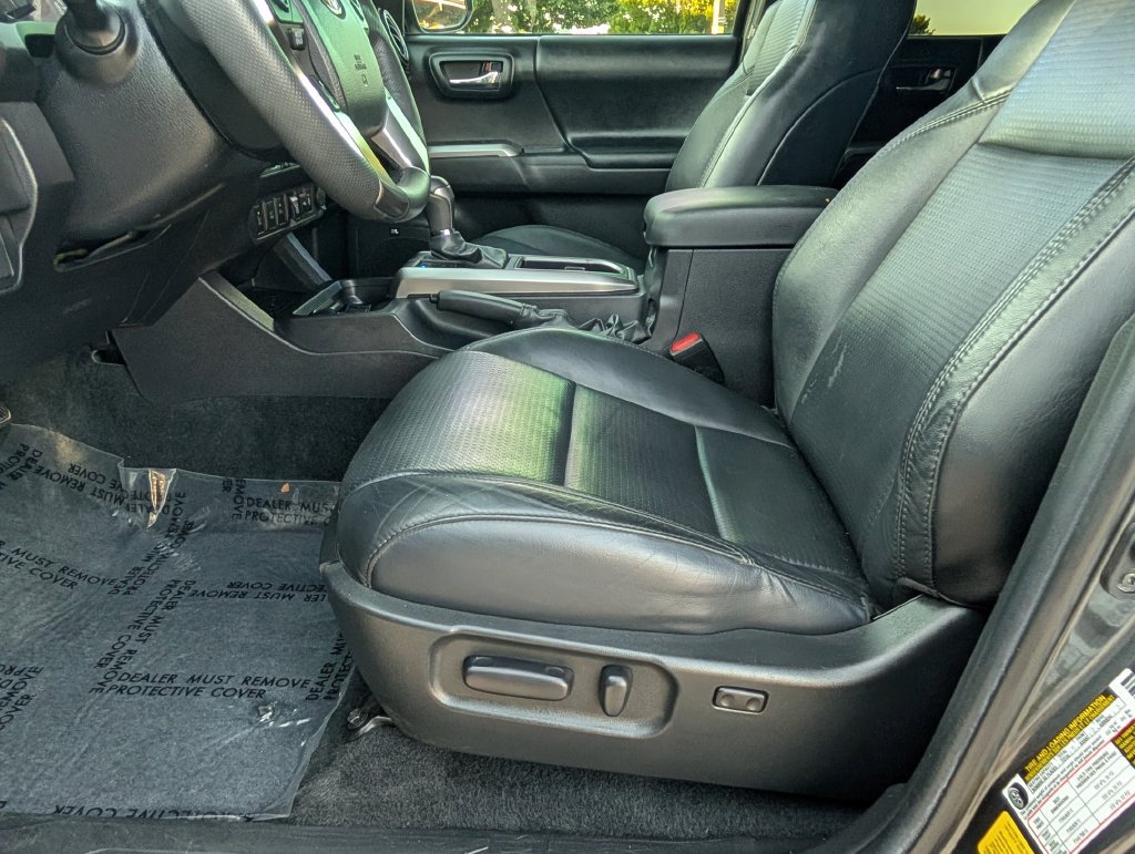 Used 2023 Toyota Tacoma Limited AWD/4WD image 15