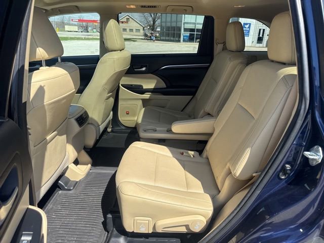 Used 2016 Toyota Highlander Limited Platinum AWD/4WD image 10