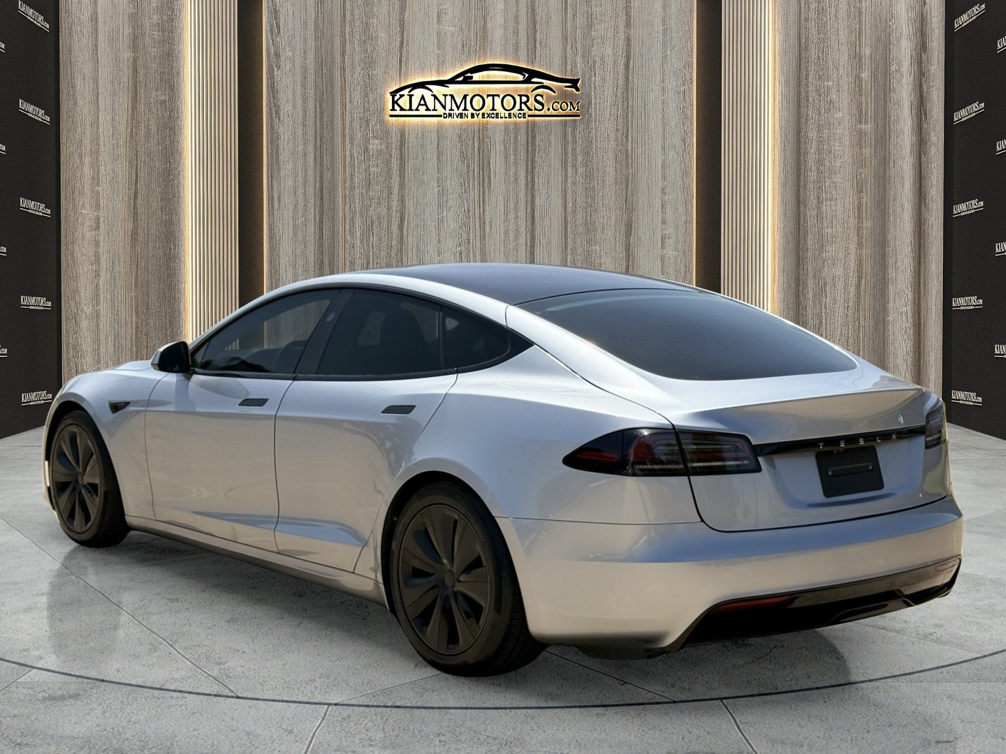 Used 2025 Tesla Model S AWD/4WD image 5