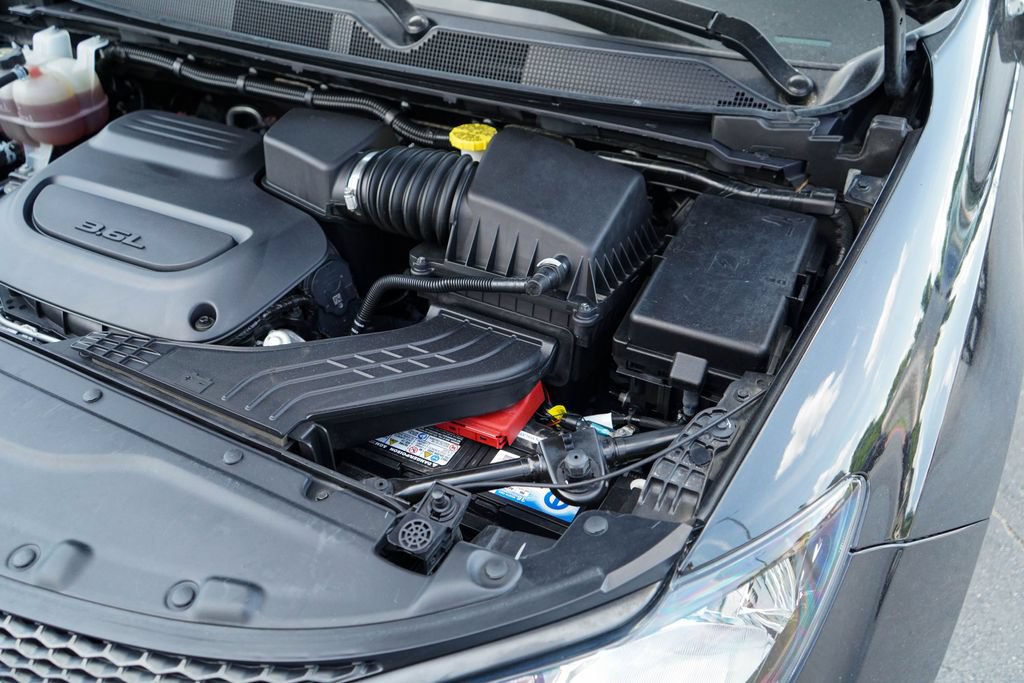 Used 2023 Chrysler Voyager LX FWD image 39