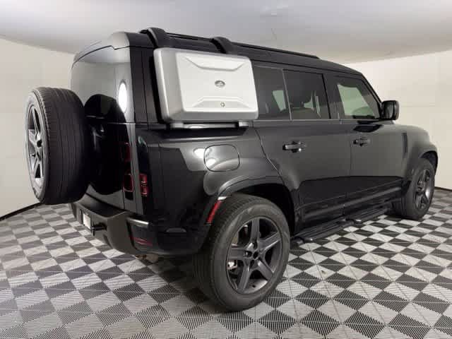 Used 2025 Land Rover Defender 110 X-Dynamic SE AWD/4WD image 7