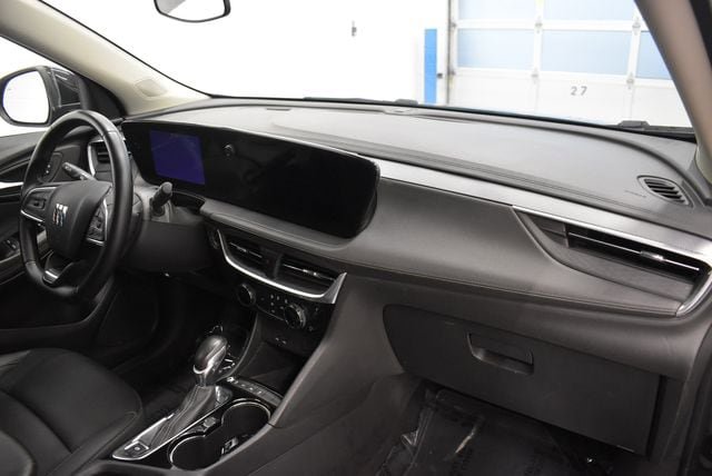 Used 2024 Buick Encore GX Sport Touring AWD/4WD image 18