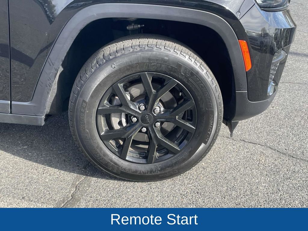 Certified 2025 Jeep Grand Cherokee Altitude image 10