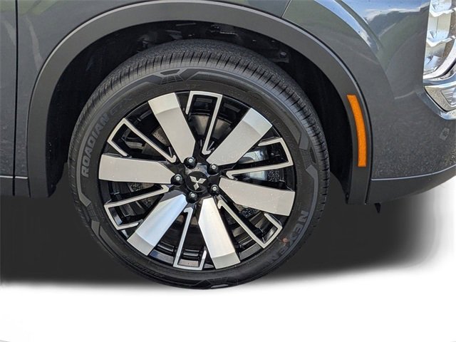 New 2025 Mitsubishi Outlander SE image 10