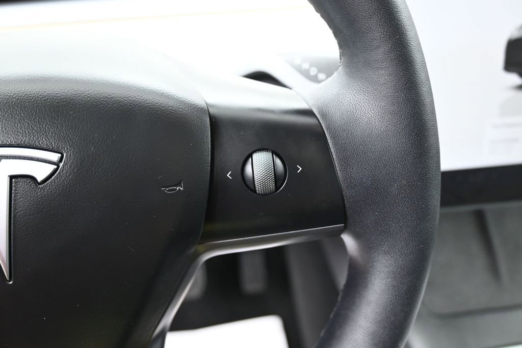 Used 2023 Tesla Model Y Long Range AWD/4WD image 25