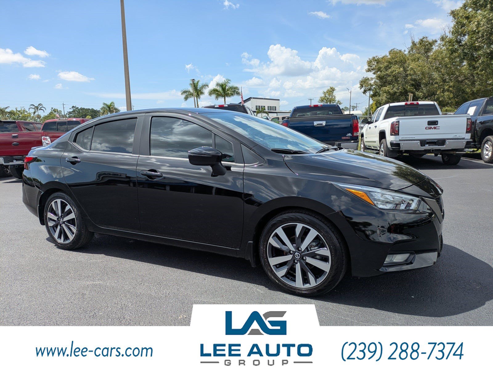 Used 2021 Nissan Versa SR FWD image 1