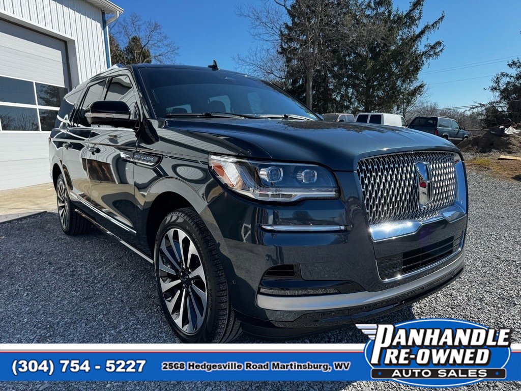 Used 2024 Lincoln Navigator L Reserve AWD/4WD image 3