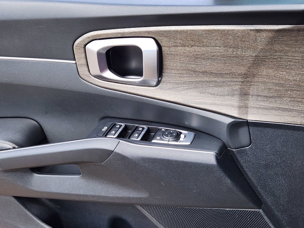 Certified 2022 Kia Sorento S w/ Panoramic Sunroof Package image 6