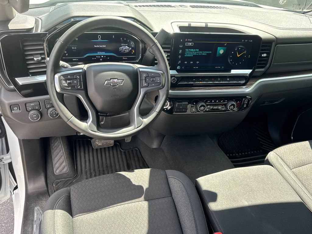 Certified 2025 Chevrolet Silverado 1500 RST AWD/4WD image 15