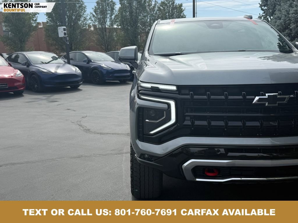 Used 2025 Chevrolet Suburban Z71 image 13
