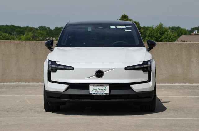 New 2025 Volvo EX30 Plus w/ Protection Package Premier image 2