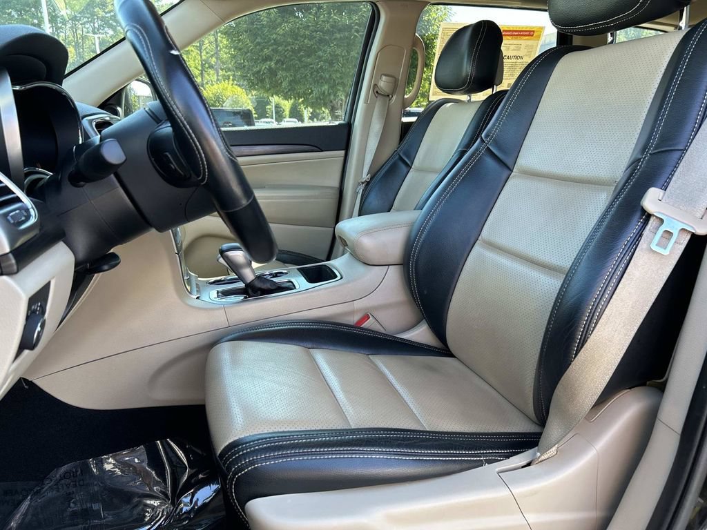 Used 2021 Jeep Grand Cherokee Laredo RWD image 22