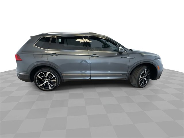 Used 2024 Volkswagen Tiguan SEL R-Line image 9