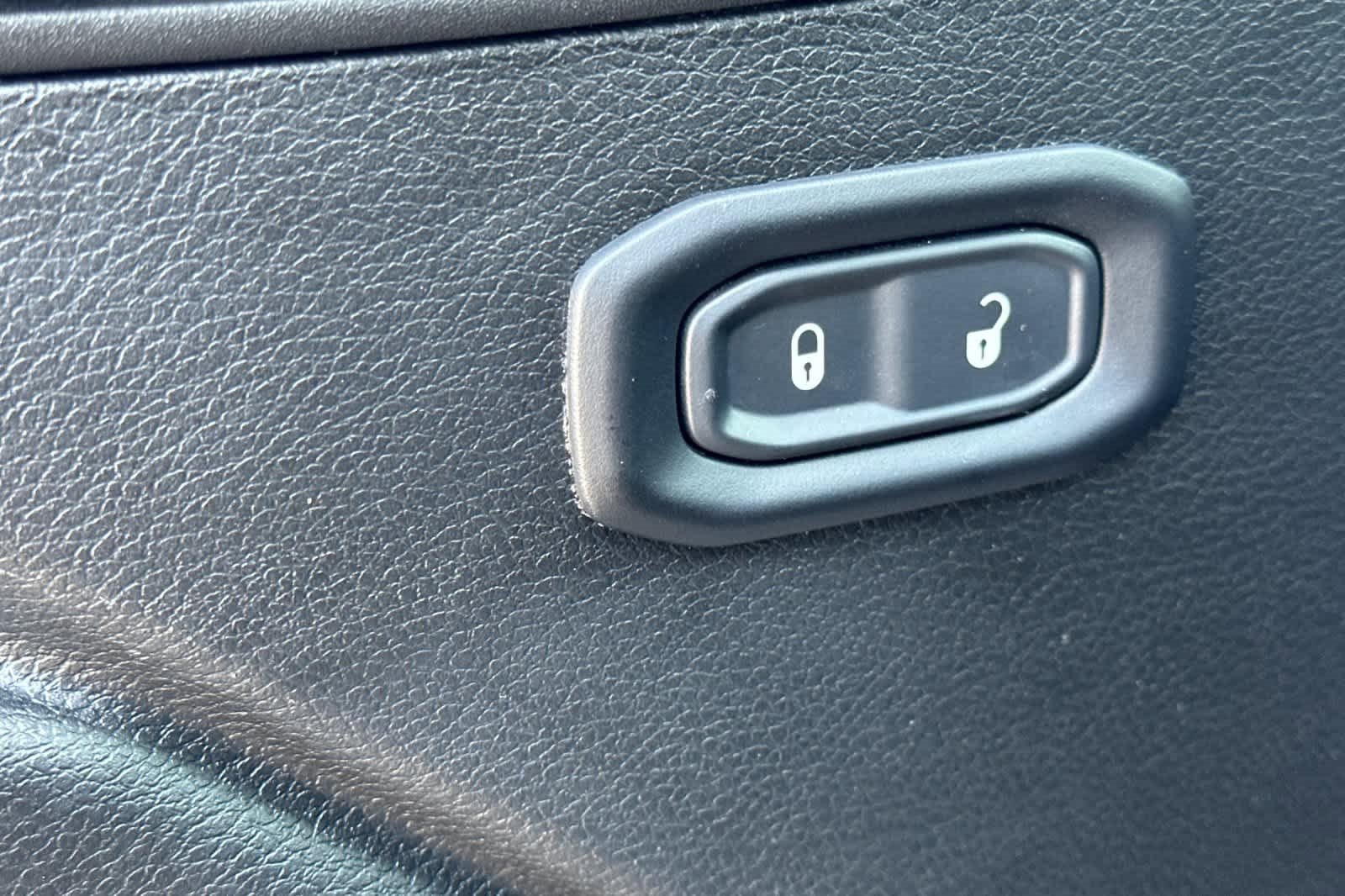 Used 2023 Jeep Wrangler Unlimited Rubicon image 13