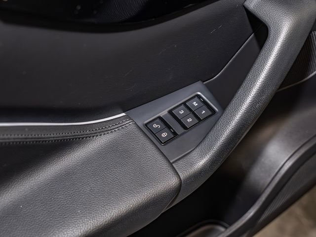 Used 2019 Jaguar F-PACE Premium AWD/4WD image 14