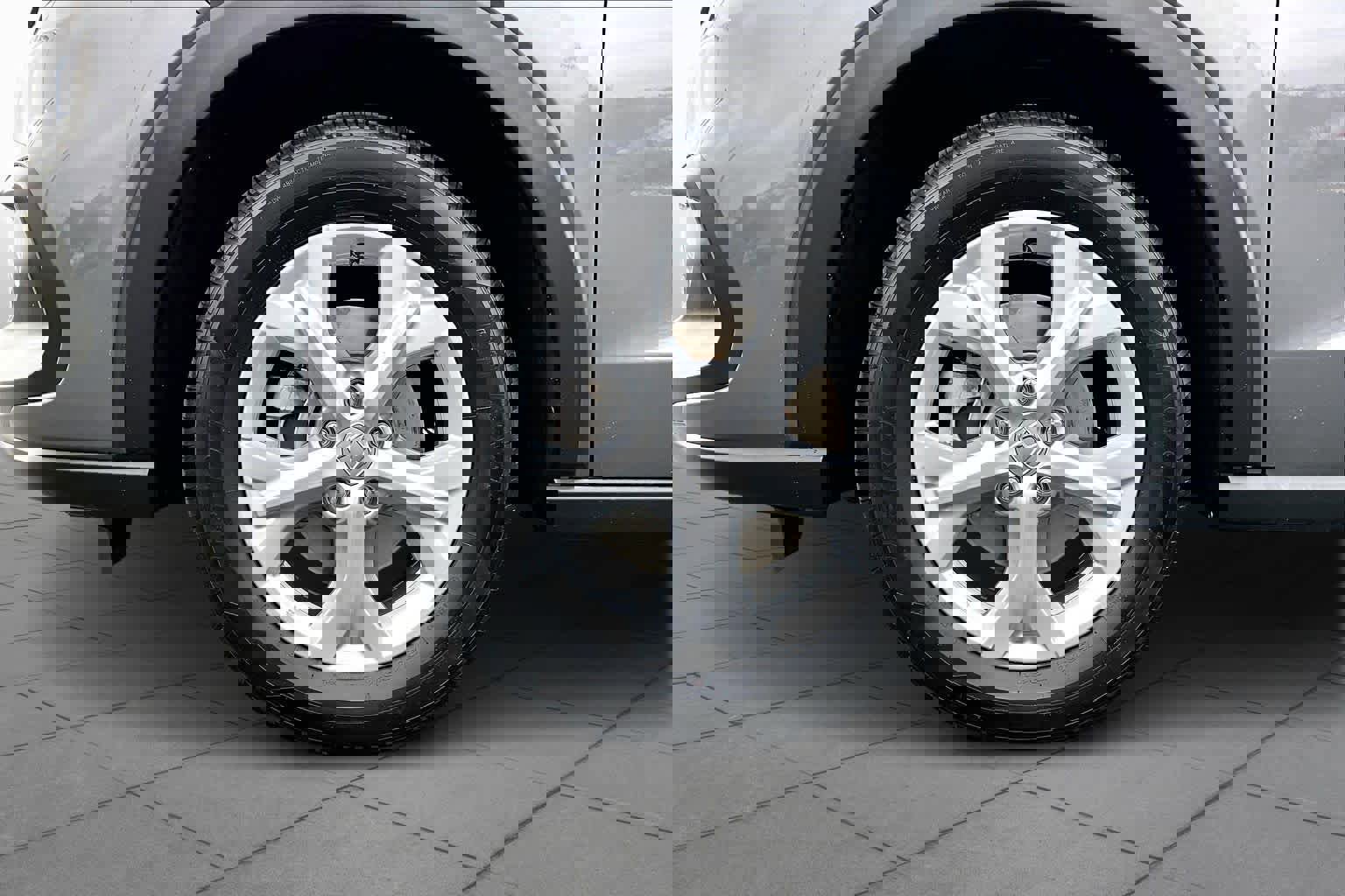 Used 2023 Honda HR-V LX image 10