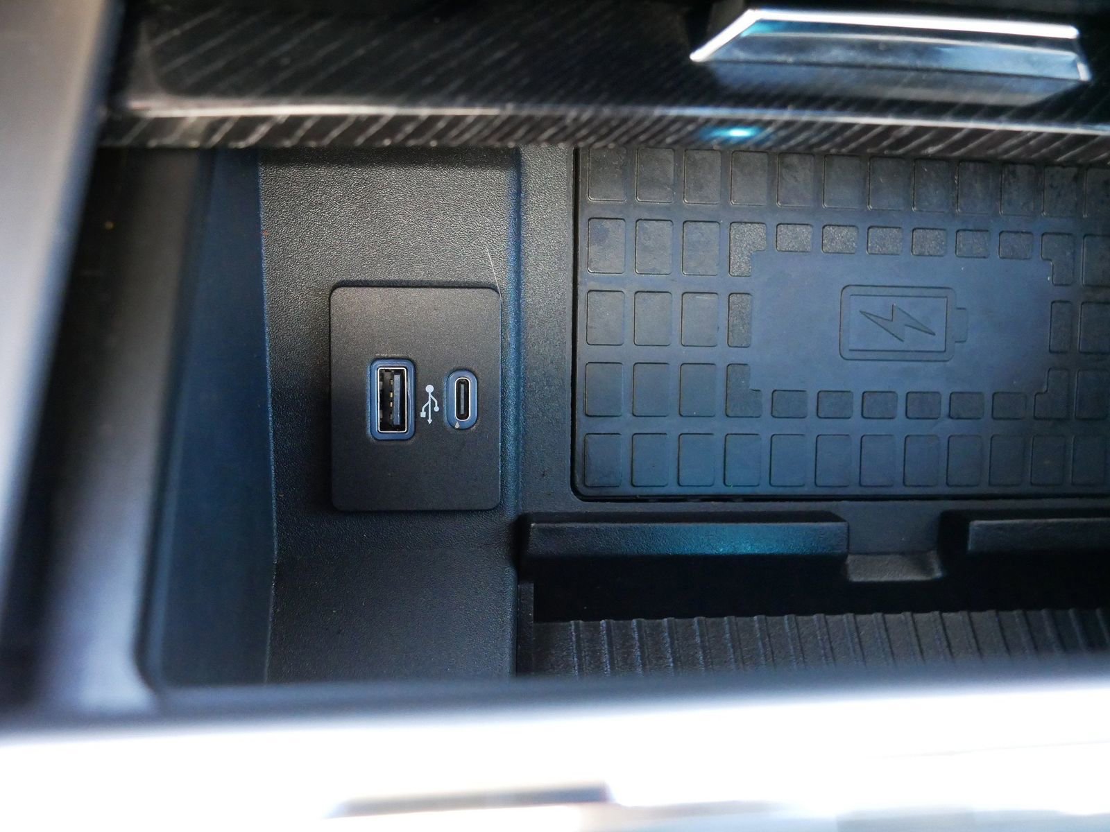 Certified 2022 Ford F250 Platinum w/ FX4 Off-Road Package image 31