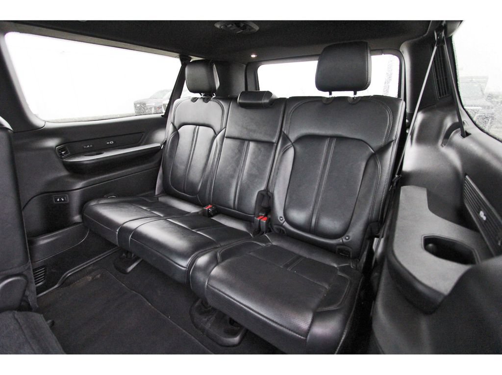 Used 2024 Jeep Wagoneer L Series III w/ Flexible Seating Group AWD/4WD image 13
