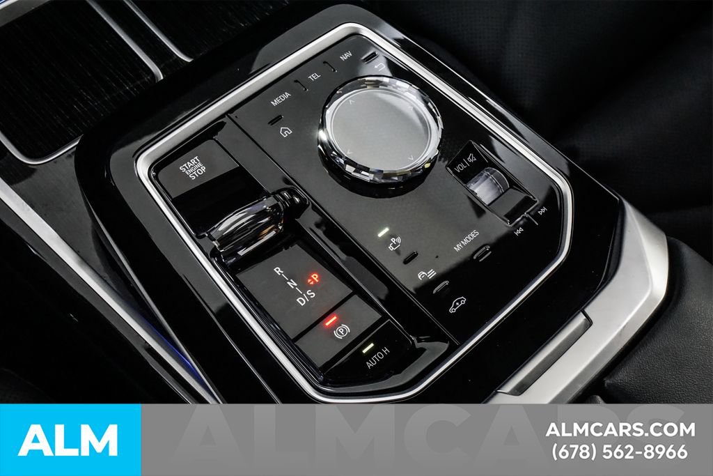 Used 2026 BMW 740i w/ Premium Package RWD image 42