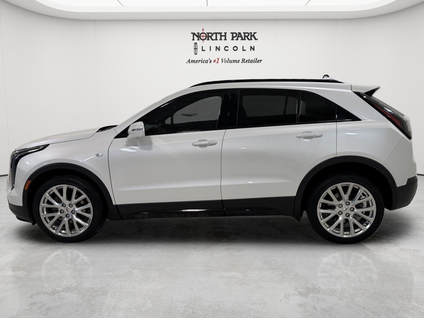 Used 2020 Cadillac XT4 Sport AWD/4WD image 2