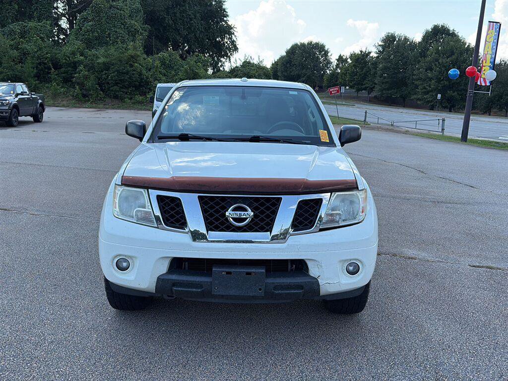 Used 2015 Nissan Frontier SV w/ SV Value Truck Package AWD/4WD image 2