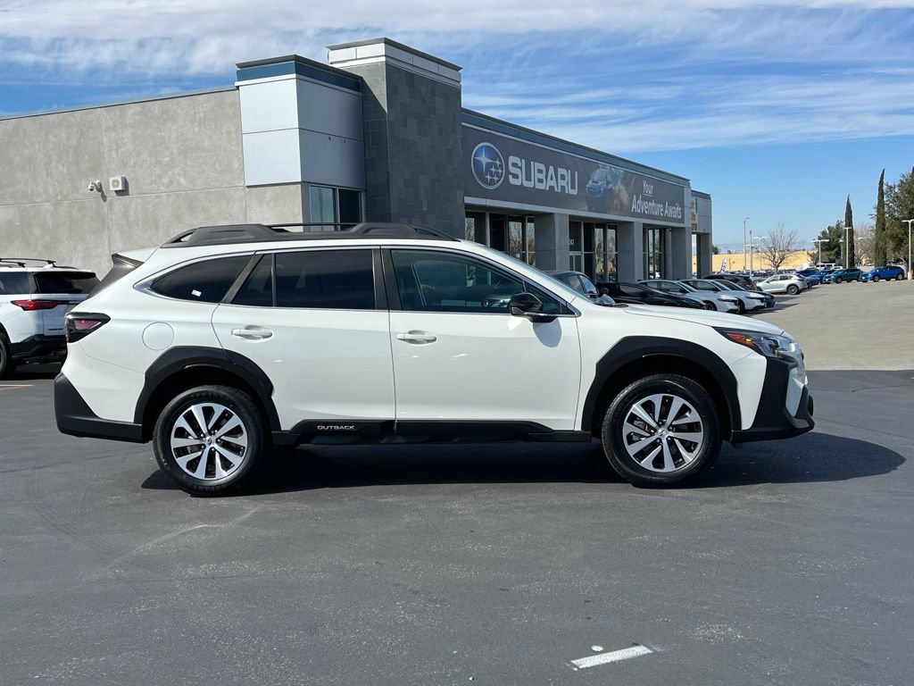 Used 2023 Subaru Outback Premium image 7