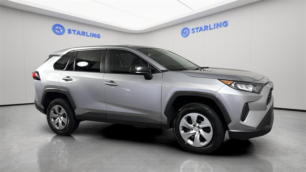 Used 2022 Toyota RAV4 LE image 12