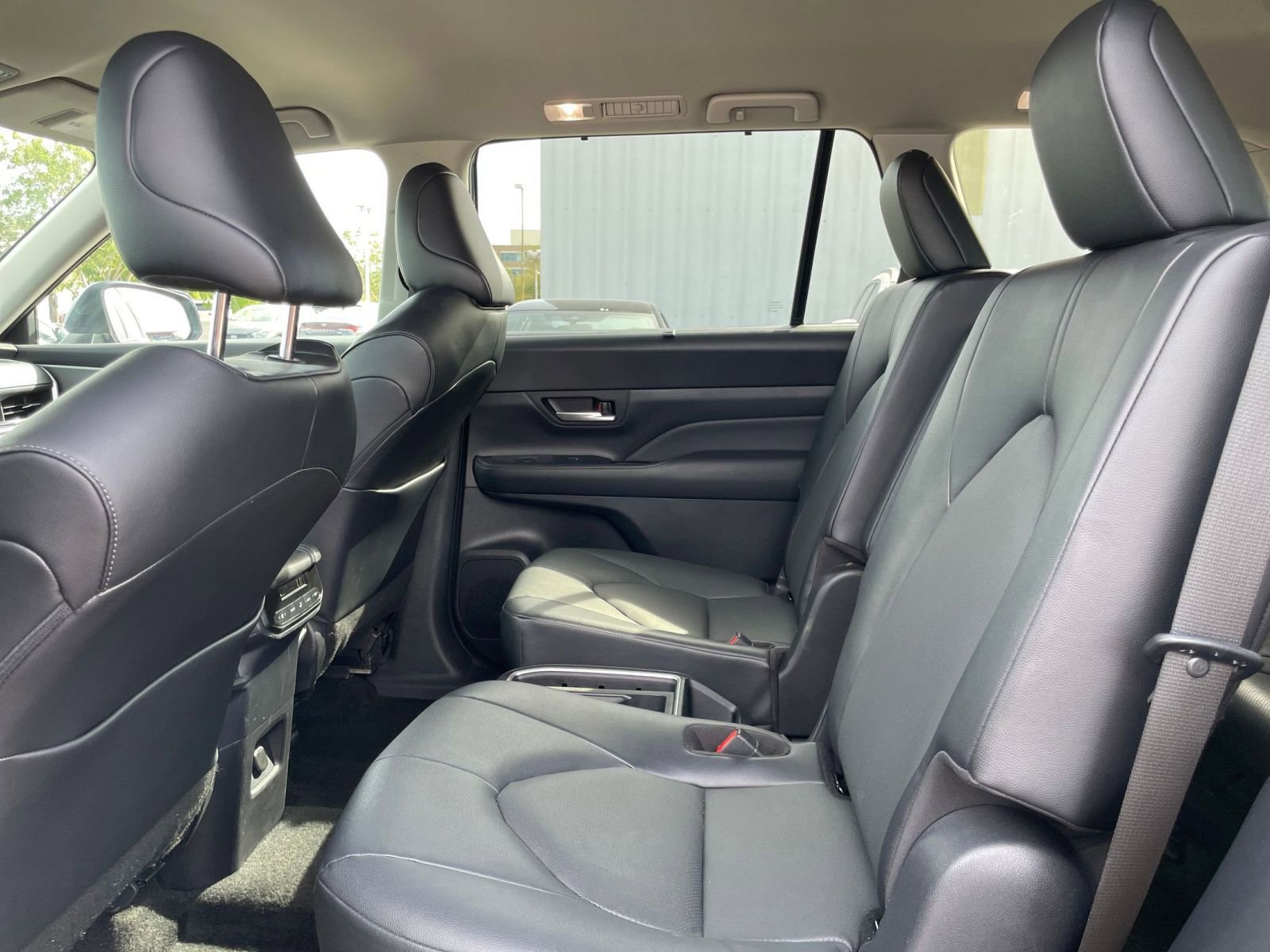 Used 2025 Toyota Grand Highlander FWD image 27