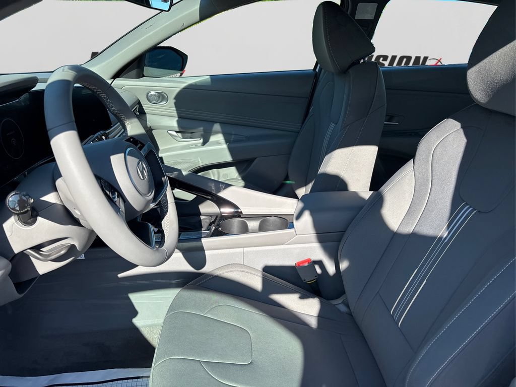 New 2025 Hyundai Elantra SEL FWD image 9