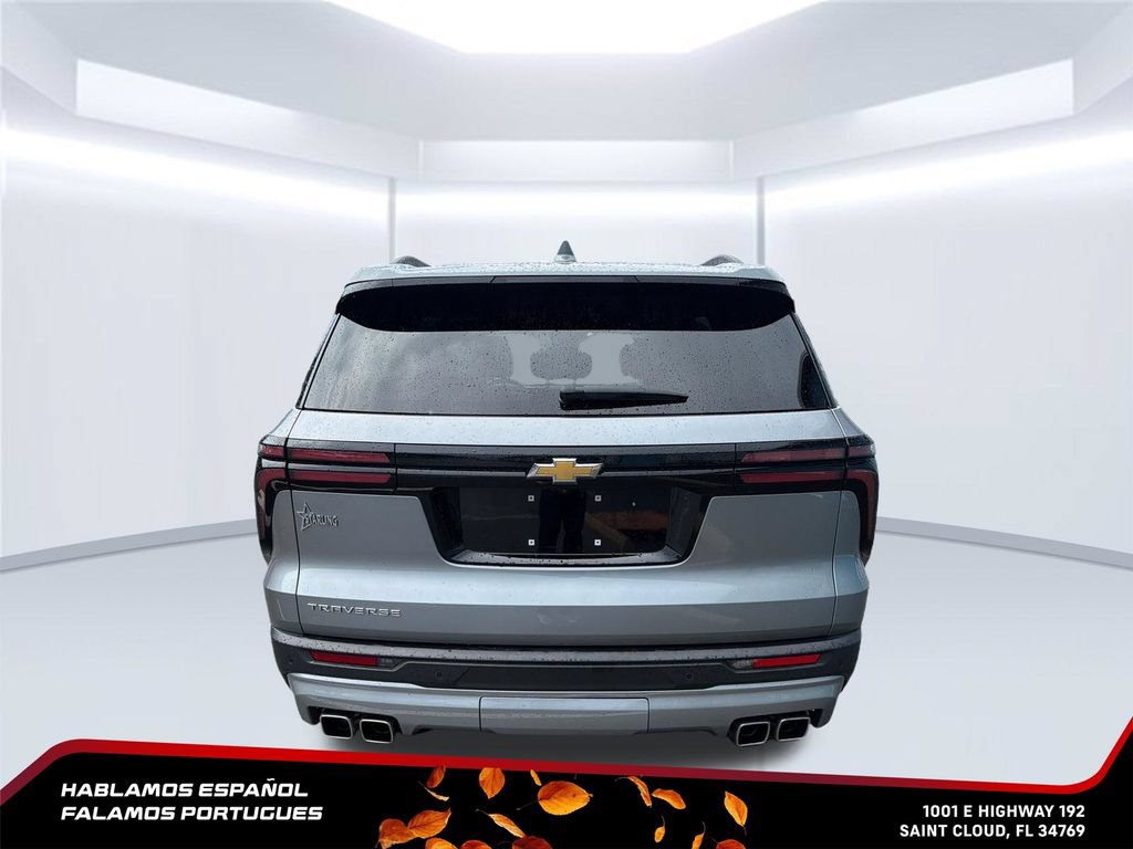 Used 2025 Chevrolet Traverse LT FWD image 4