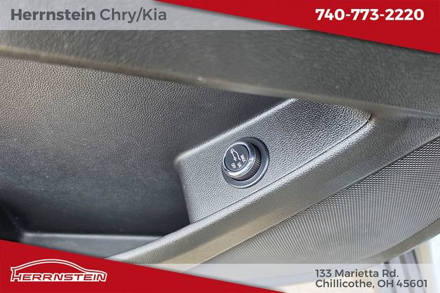 Used 2023 Chevrolet Traverse LT FWD image 15