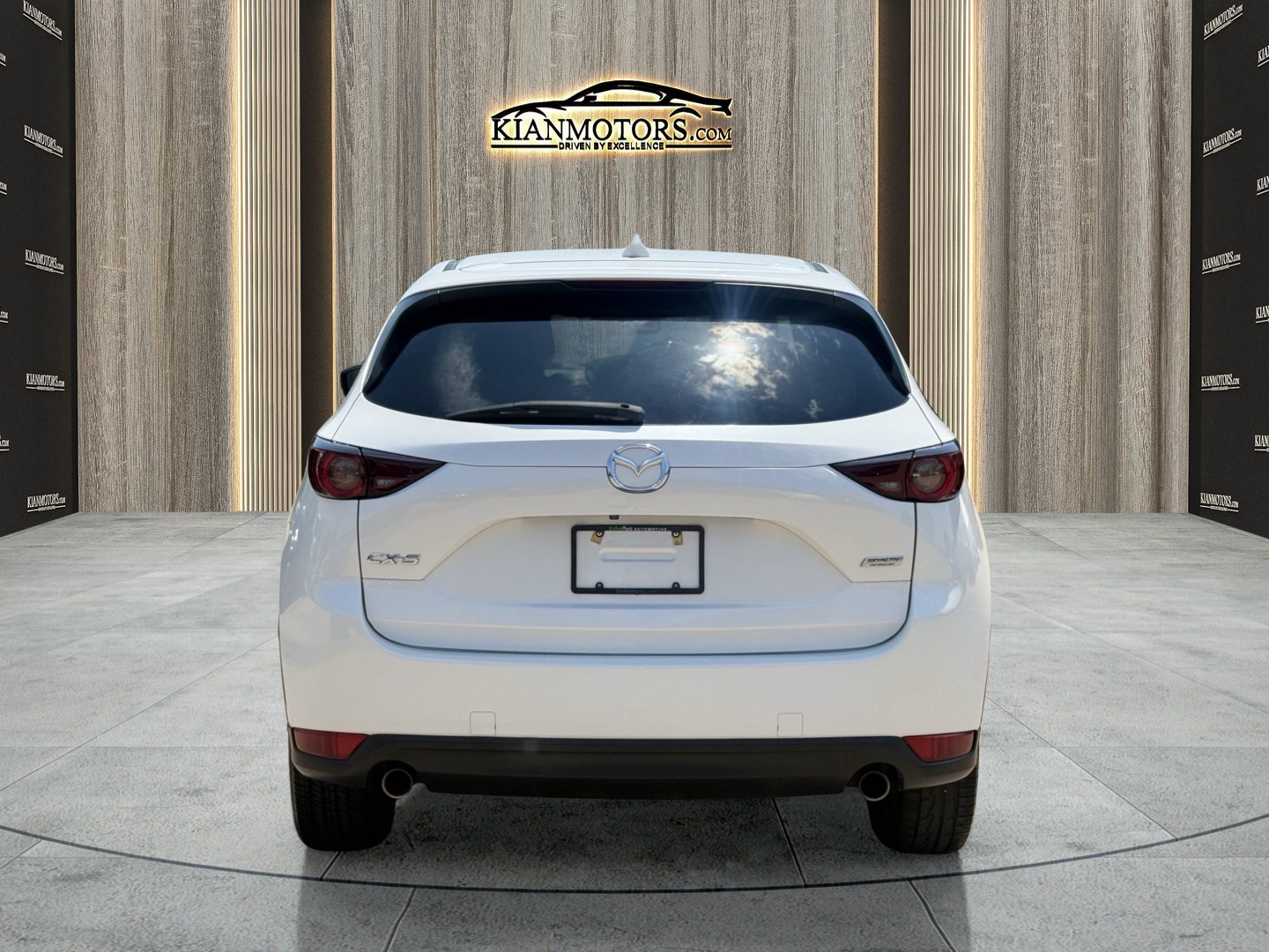 Used 2018 MAZDA CX-5 Touring w/ Preferred Equipment Package FWD image 6